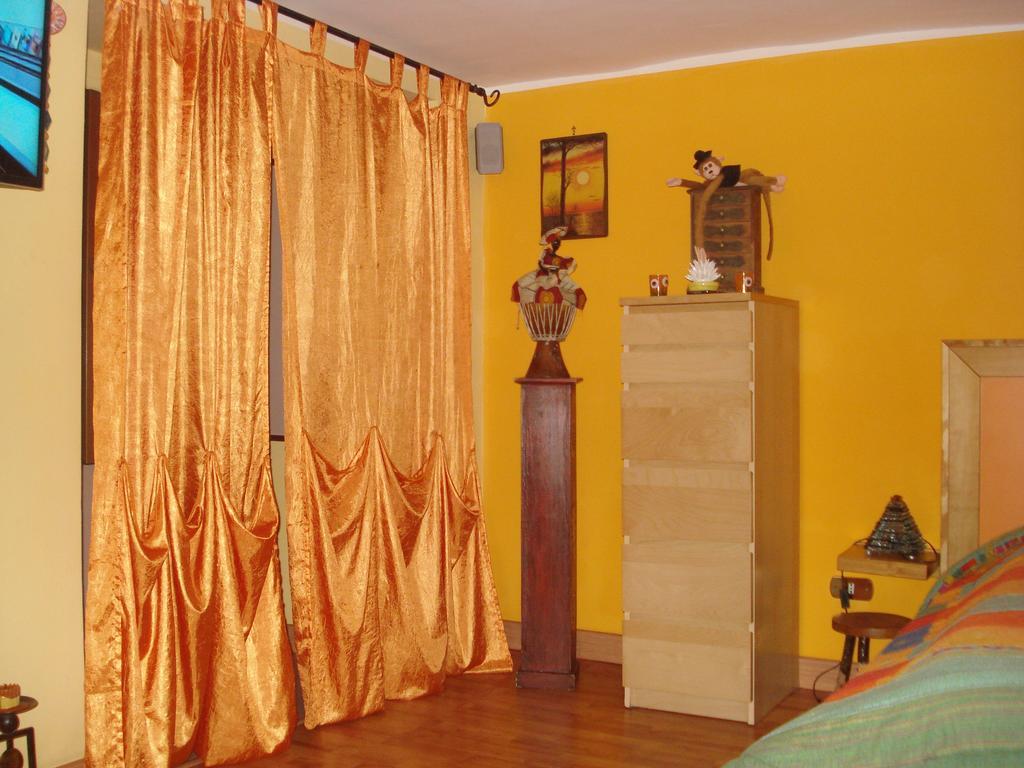 Orange House * Napoli